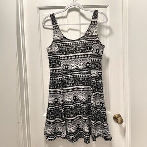 H&M Size 12 Black and White Pattern Dress